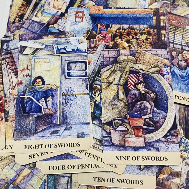 シティラビリンス タロットカード 78枚組 英語版 ボードゲ - Tarot Deck With Guidebook のレビューと価格