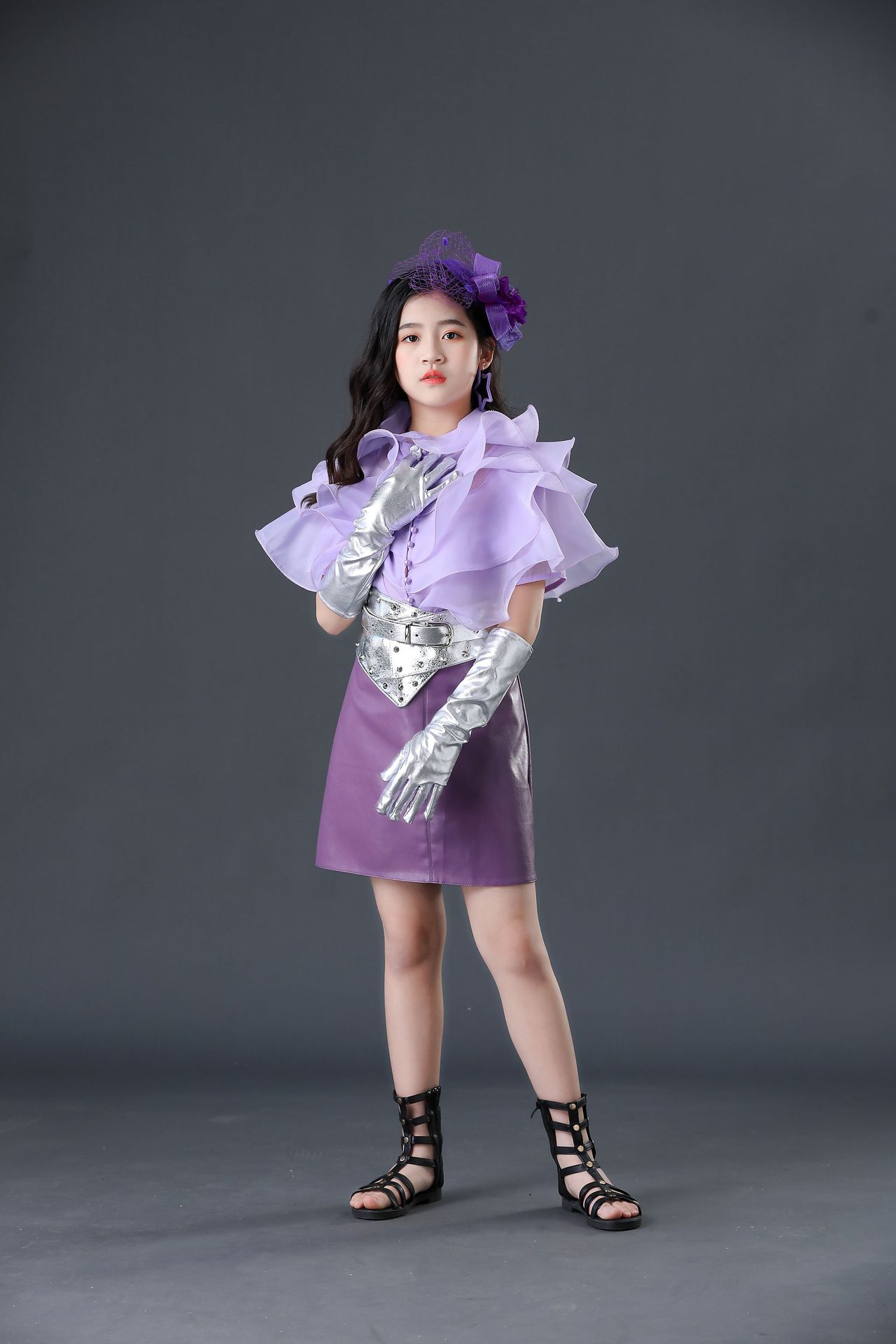 子供用マカロントレンディな服女の子の滑走路ファッションパーソ - Magazines のレビューと価格