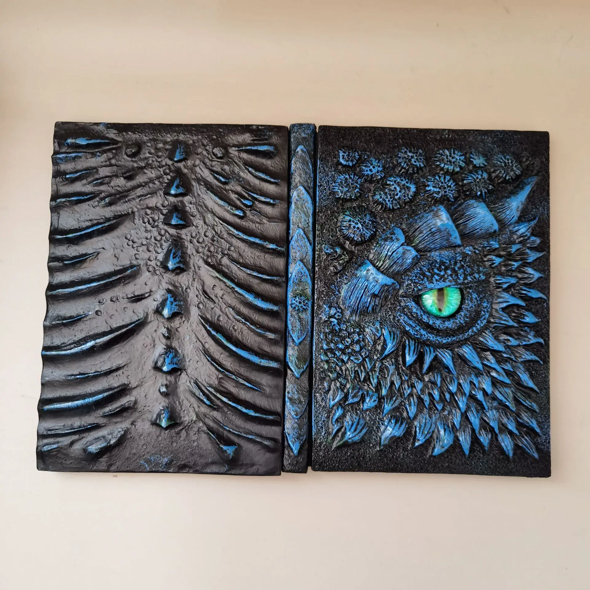 クトゥルフ 3Dエンボス加工ノートブック ブリティッシュヴィ - Stationery Books のレビューと価格