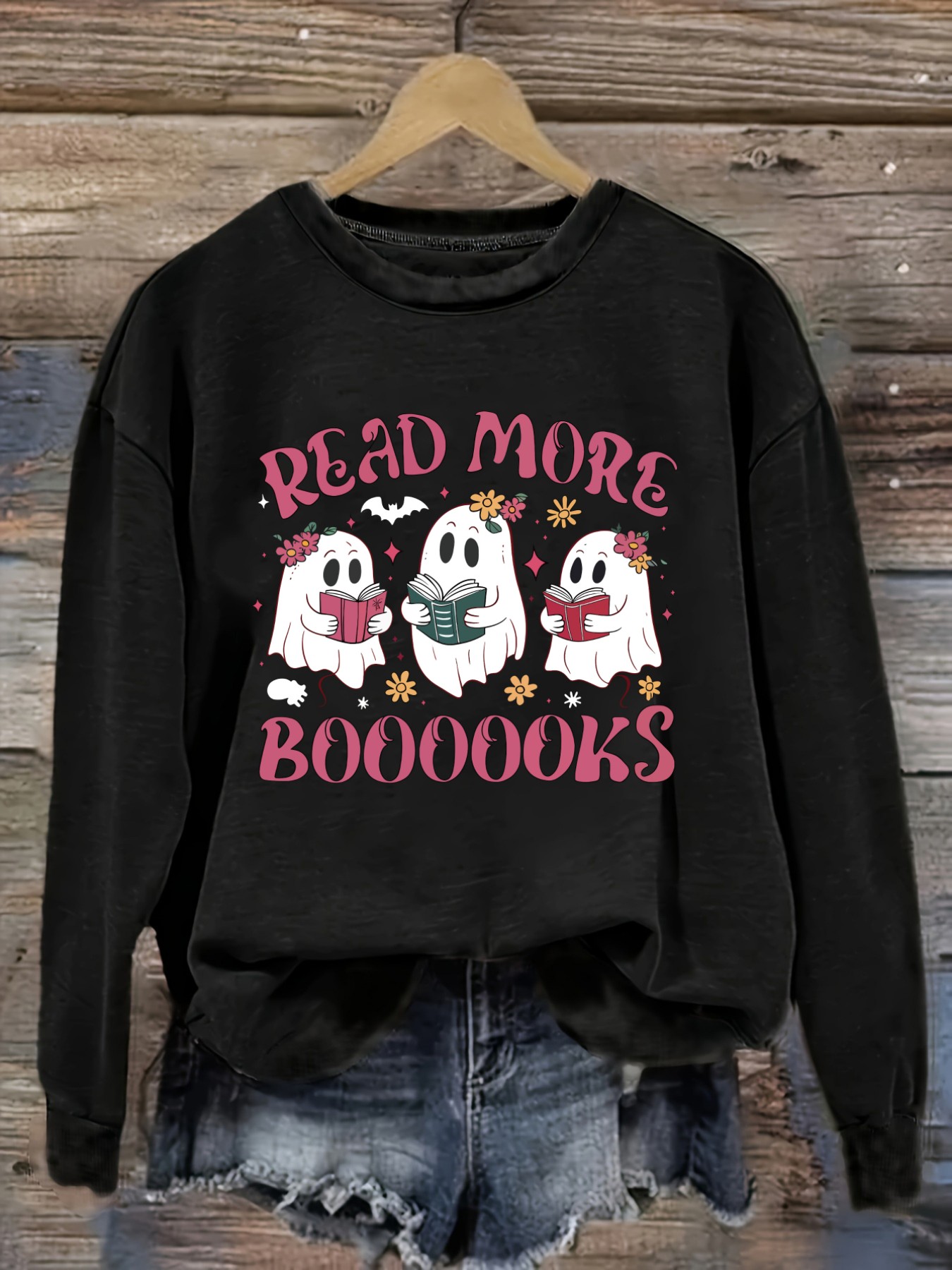 レディースカジュアル長袖クルーネックTシャツ「読書好きの幽霊 - Books のレビューと価格